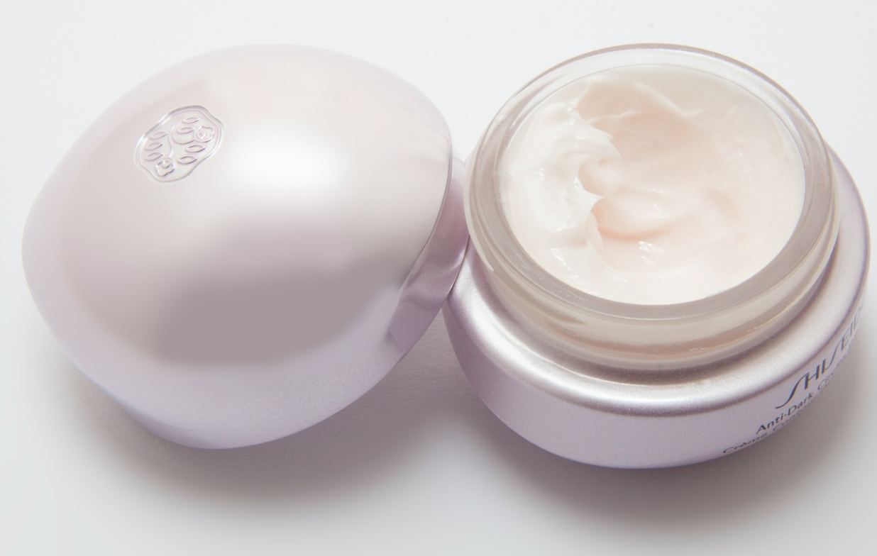 Excellent Skin Cream Products That Suitable for Tightening Your Neck